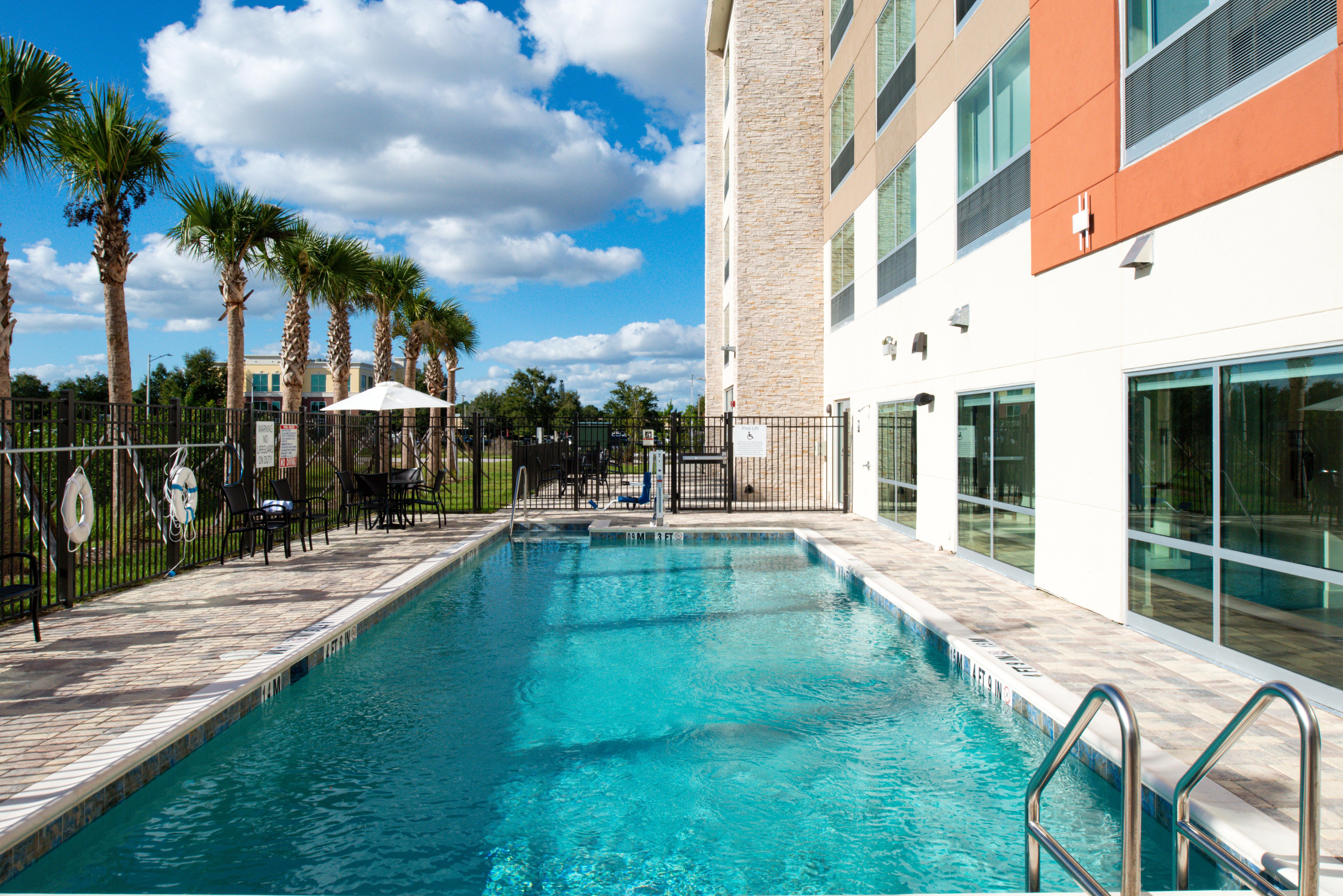 Holiday Inn Express Orlando - South Park By Ihg Williamsburg Kültér fotó